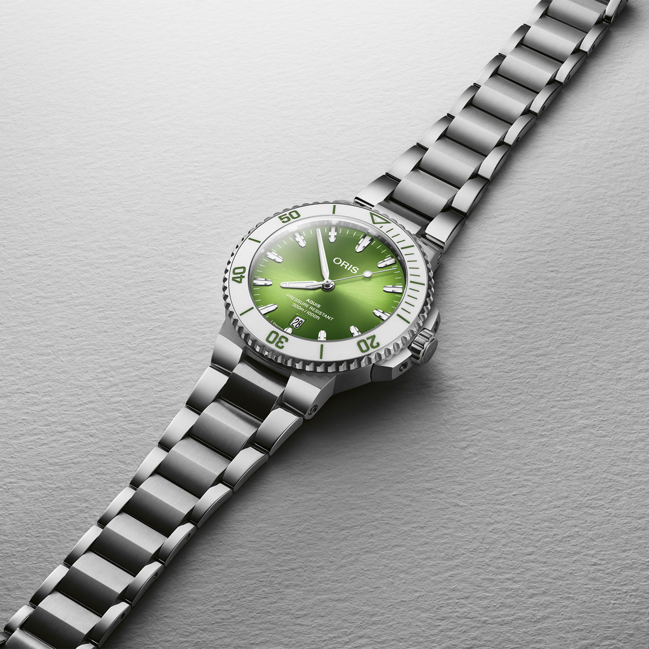 ORIS Aquis Date Taste of Summer 41.5mm - 73377874137